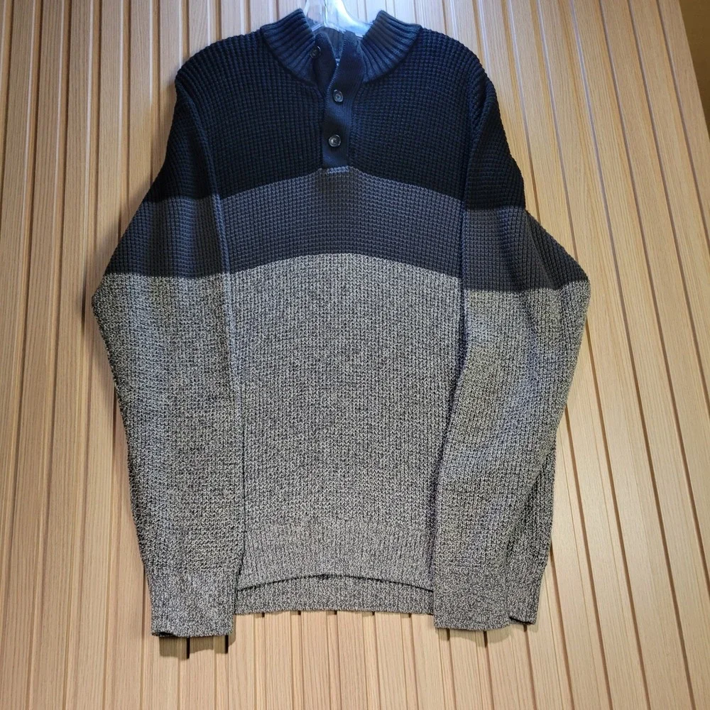 IZOD Mens XL Colorblock Henley Sweater Grey Black Waffle Knit Mock Neck Pullover